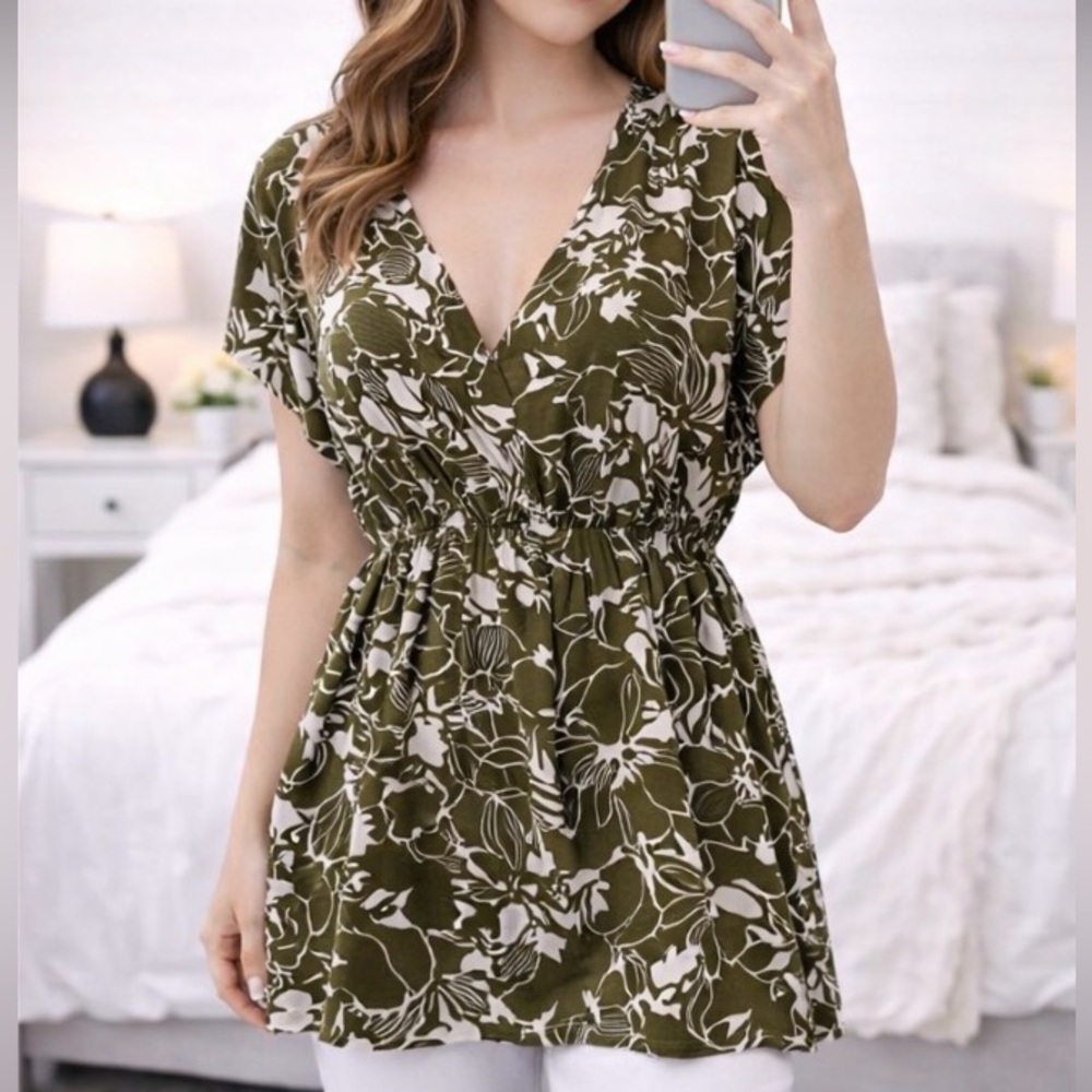 Y2K 2000s BCBG Bcbgmaxazria Floral Print V Neck Wrap Around Tie Back Tunic Top